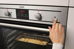 AEG Multifunction Oven with SteamBake Technology