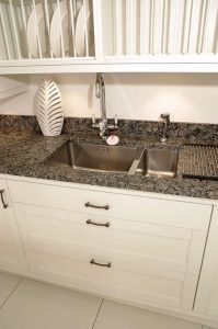 Daval traditional hand-painted kitchen