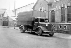 flavel-lorry-outside-the-leamington-factory_1946-web