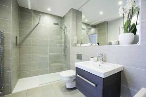 En suite supplied by Scope to Queensberry Properties' Woodcroft development in Edinburgh, featuring Villeroy & Boch, Ambiance Bain, Hansgrohe and Abacus 
