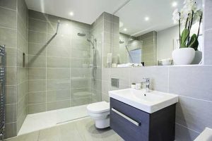 En suite supplied by Scope to Queensberry Properties' Woodcroft development in Edinburgh, featuring Villeroy & Boch, Ambiance Bain, Hansgrohe and Abacus